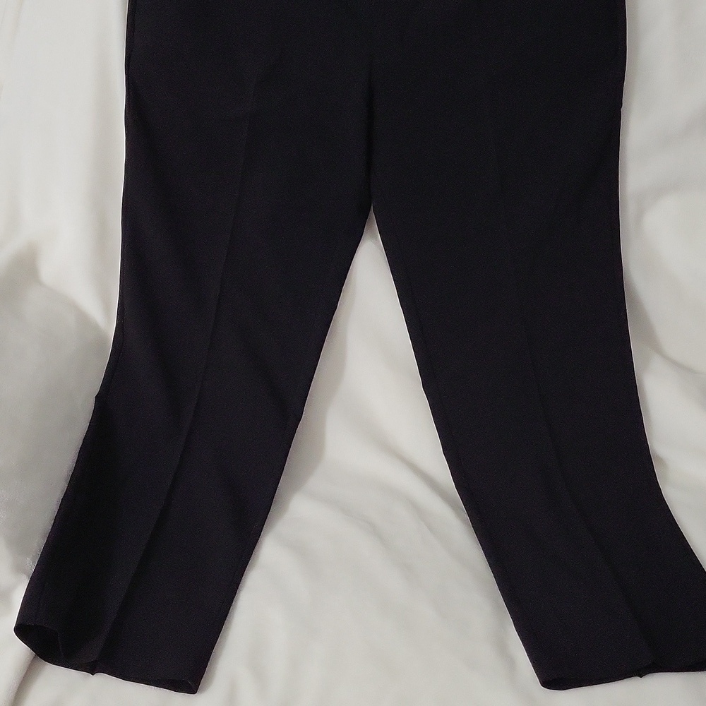 Haggar Classic Black Dress Pants for Men - Picture 2 of 9
